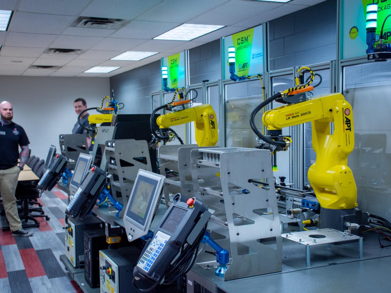 A picture of mechanical robots in a lab 
