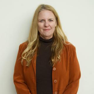 headshot of Donna Farland-Smith