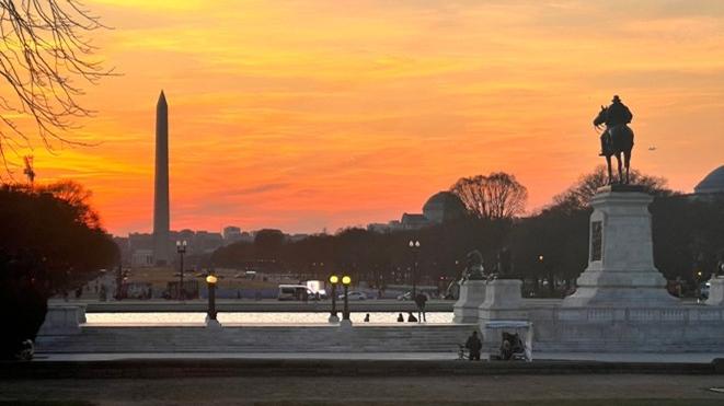 scene of the washington monument in washington dc